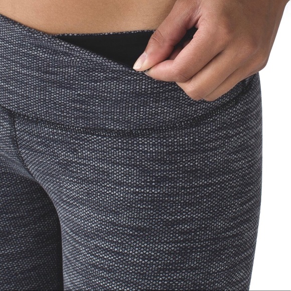 SOLD Lululemon Wunder Under Crop Diamond Jacquard - Picture 2 of 7
